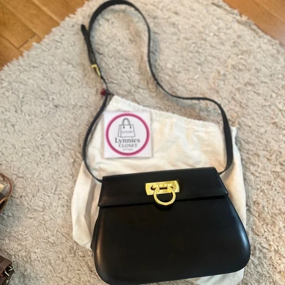 ❌SOLD❌Salvatore Ferragamo Black Handbag with Gold Accents - Picture 5 of 14